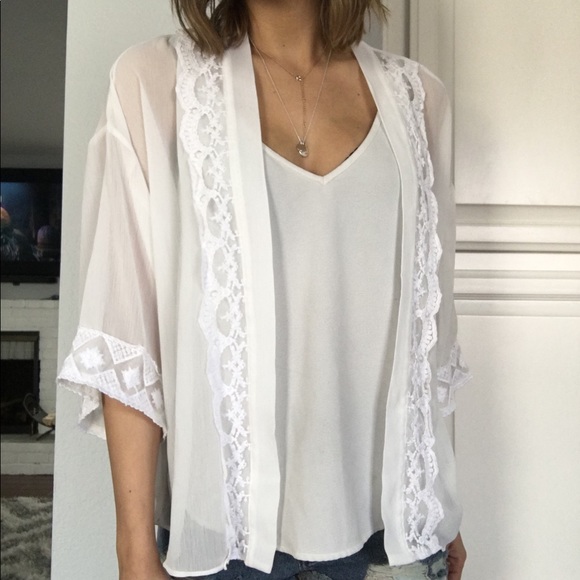 White Kimono/ Lingerie Embroiled- Forever 21 - Picture 2 of 5